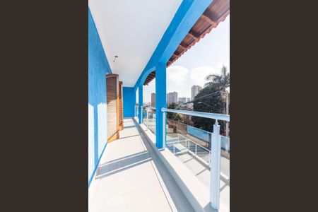 Casa à venda com 320m², 3 quartos e 4 vagas Casa à venda com 320m², 3 quartos e 4 vagasVaranda da Suíte Master