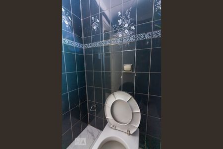 Casa à venda com 320m², 3 quartos e 4 vagas Casa à venda com 320m², 3 quartos e 4 vagasLavabo