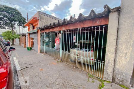 Casa à venda com 210m², 3 quartos e 2 vagasFachada