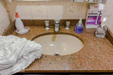 Casa à venda com 210m², 3 quartos e 2 vagasDetalhe Banheiro