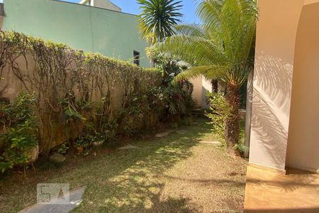Casa à venda com 411m², 4 quartos e 2 vagasQuintal