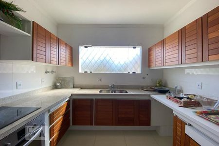 Casa à venda com 411m², 4 quartos e 2 vagasCozinha
