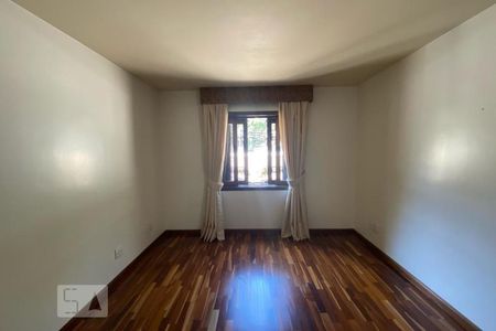 Casa à venda com 411m², 4 quartos e 2 vagasSuíte 1