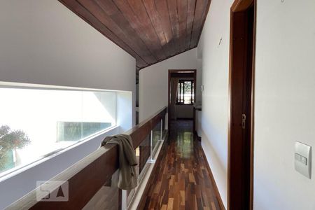 Casa à venda com 411m², 4 quartos e 2 vagasCorredor
