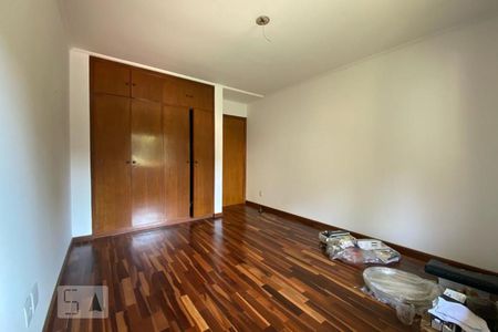 Casa à venda com 411m², 4 quartos e 2 vagasQuarto 3