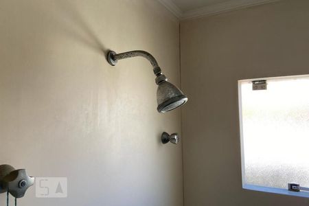 Casa à venda com 411m², 4 quartos e 2 vagasChuveiro