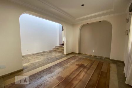 Casa à venda com 411m², 4 quartos e 2 vagasSala de Jantar