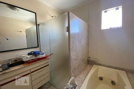 Casa à venda com 411m², 4 quartos e 2 vagasBanheiro