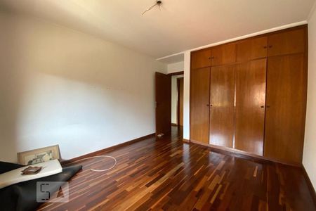 Casa à venda com 411m², 4 quartos e 2 vagasQuarto 4