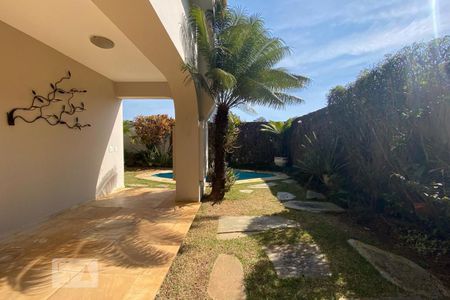 Casa à venda com 411m², 4 quartos e 2 vagasQuintal