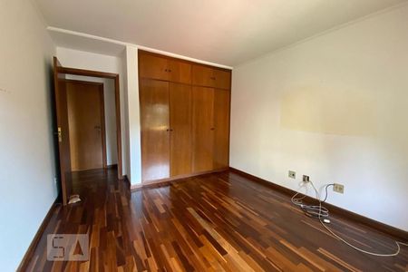 Casa à venda com 411m², 4 quartos e 2 vagasQuarto 4