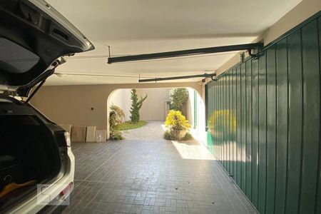 Casa à venda com 411m², 4 quartos e 2 vagasGaragem