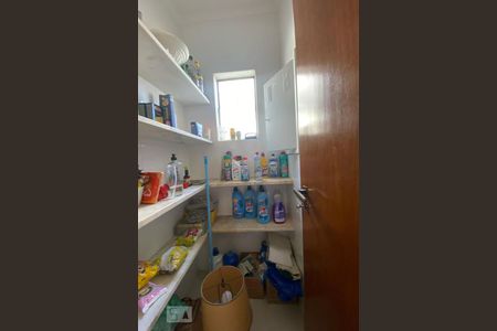 Casa à venda com 411m², 4 quartos e 2 vagasDespensa