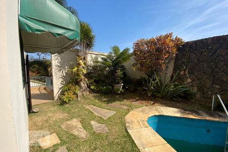 Casa à venda com 411m², 4 quartos e 2 vagasQuintal