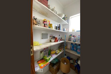 Casa à venda com 411m², 4 quartos e 2 vagasDespensa