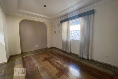 Casa à venda com 411m², 4 quartos e 2 vagasSala de Jantar