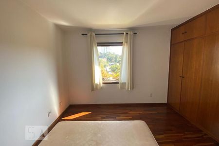 Casa à venda com 411m², 4 quartos e 2 vagasSuíte 2