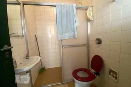 Casa à venda com 411m², 4 quartos e 2 vagasBanheiro de Serviço