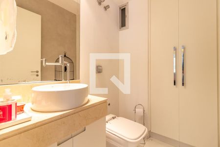 Apartamento à venda com 104m², 2 quartos e 1 vaga Apartamento à venda com 104m², 2 quartos e 1 vagaBanheiro da Suíte 2