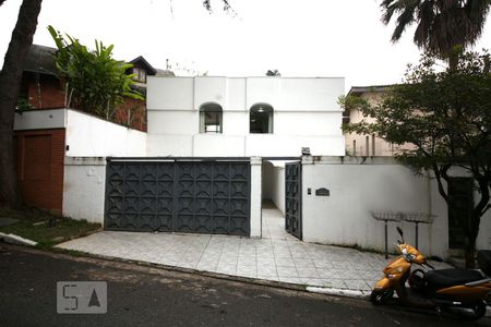 Casa à venda com 365m², 4 quartos e 4 vagasFachada 