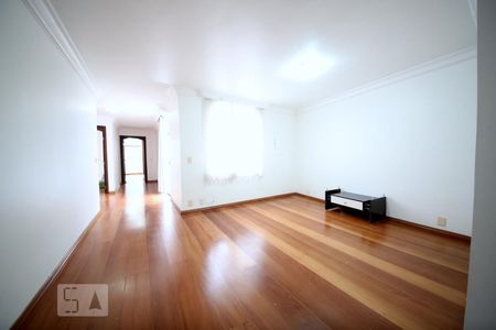 Casa à venda com 365m², 4 quartos e 4 vagasSala 