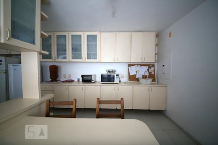 Casa à venda com 365m², 4 quartos e 4 vagasCozinha 