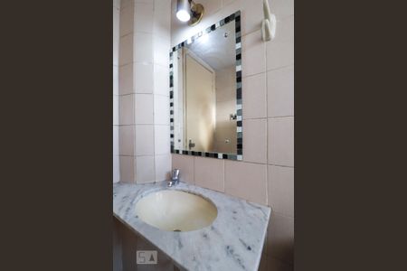 Apartamento à venda com 65m², 2 quartos e sem vagaBanheiro
