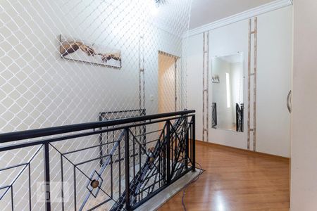 Casa à venda com 220m², 4 quartos e 2 vagas Casa à venda com 220m², 4 quartos e 2 vagasCorredor