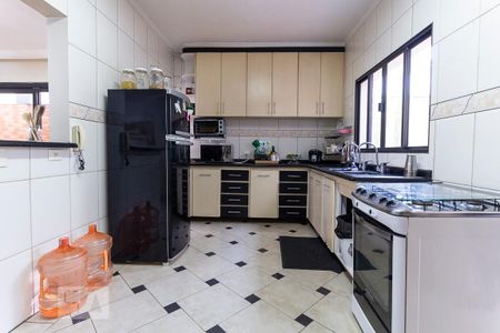 Casa à venda com 220m², 4 quartos e 2 vagas Casa à venda com 220m², 4 quartos e 2 vagasCozinha