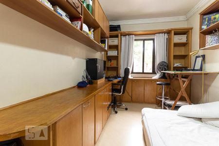 Casa à venda com 220m², 4 quartos e 2 vagas Casa à venda com 220m², 4 quartos e 2 vagasQuarto 2 - Armários