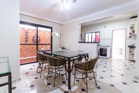 Casa à venda com 220m², 4 quartos e 2 vagas Casa à venda com 220m², 4 quartos e 2 vagasCopa