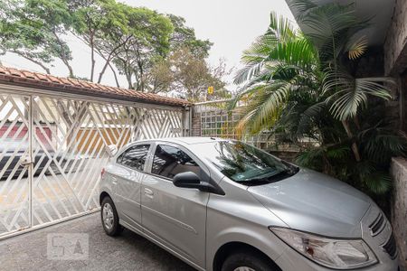 Casa à venda com 220m², 4 quartos e 2 vagas Casa à venda com 220m², 4 quartos e 2 vagasGaragem