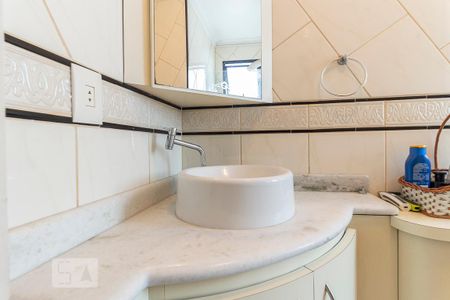 Casa à venda com 220m², 4 quartos e 2 vagas Casa à venda com 220m², 4 quartos e 2 vagasBanheiro