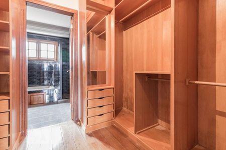 Casa à venda com 460m², 4 quartos e 4 vagasCloset