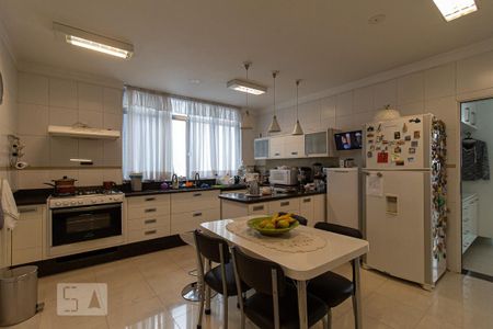 Apartamento à venda com 270m², 4 quartos e 2 vagasCozinha