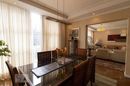 Apartamento à venda com 270m², 4 quartos e 2 vagasSala