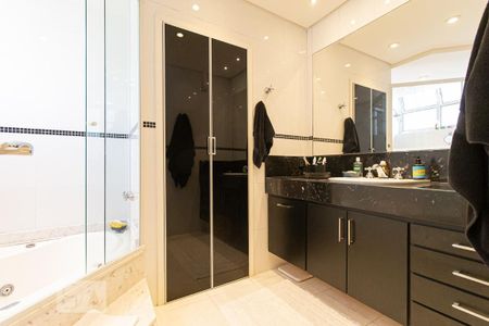 Apartamento à venda com 270m², 4 quartos e 2 vagasBanheiro da Suíte