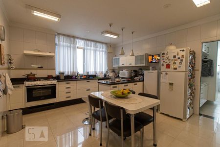 Apartamento à venda com 270m², 4 quartos e 2 vagasCozinha