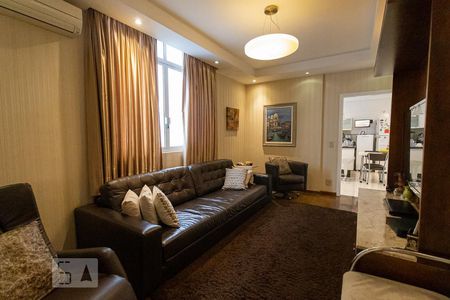 Apartamento à venda com 270m², 4 quartos e 2 vagasSala de TV