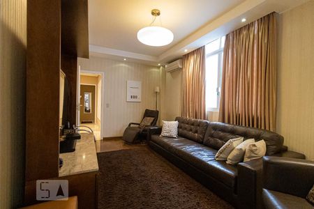 Apartamento à venda com 270m², 4 quartos e 2 vagasSala de TV