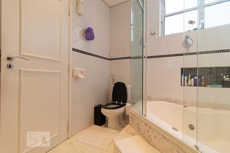 Apartamento à venda com 270m², 4 quartos e 2 vagasBanheiro da Suíte