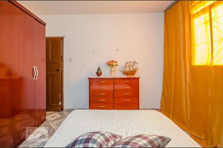 Casa à venda com 279m², 4 quartos e 4 vagas Casa à venda com 279m², 4 quartos e 4 vagasQuarto 2