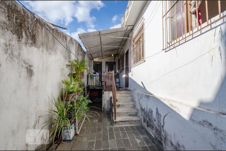 Casa à venda com 279m², 4 quartos e 4 vagas Casa à venda com 279m², 4 quartos e 4 vagasbarracão fundos