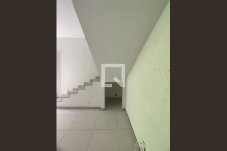 1º Pav - Sala de casa para alugar com 2 quartos, 108m² em Curicica, Rio de Janeiro