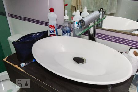 Apartamento à venda com 98m², 3 quartos e 2 vagasBanheiro da Suíte 1 Pia