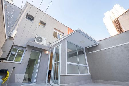 Casa à venda com 150m², 3 quartos e 2 vagasFachada fundos
