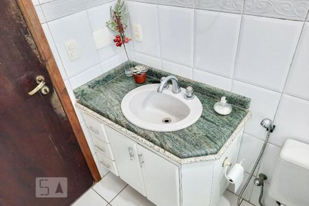 Casa à venda com 225m², 3 quartos e 3 vagasSuíte