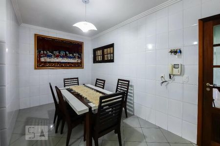 Casa à venda com 225m², 3 quartos e 3 vagasCozinha
