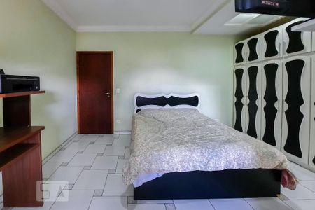 Casa à venda com 225m², 3 quartos e 3 vagasSuíte