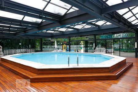 Apartamento para alugar com 300m², 4 quartos e 4 vagasÁrea comum - Piscina